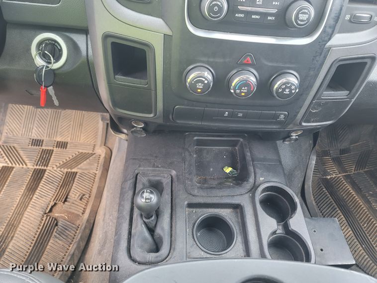 image for item MH9618 2013 Dodge Ram 2500HD  Crew Cab pickup truck