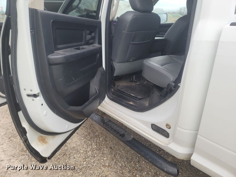 image for item MH9618 2013 Dodge Ram 2500HD  Crew Cab pickup truck