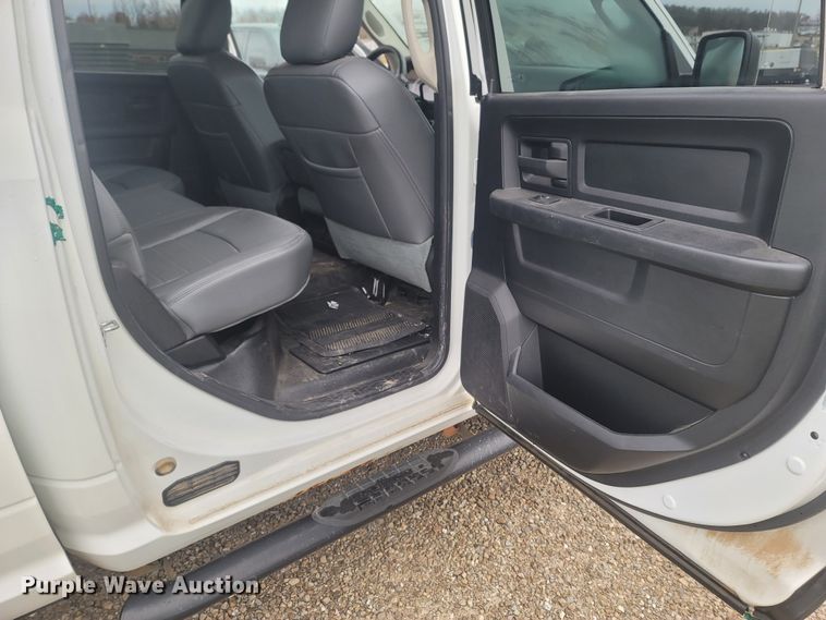 image for item MH9618 2013 Dodge Ram 2500HD  Crew Cab pickup truck