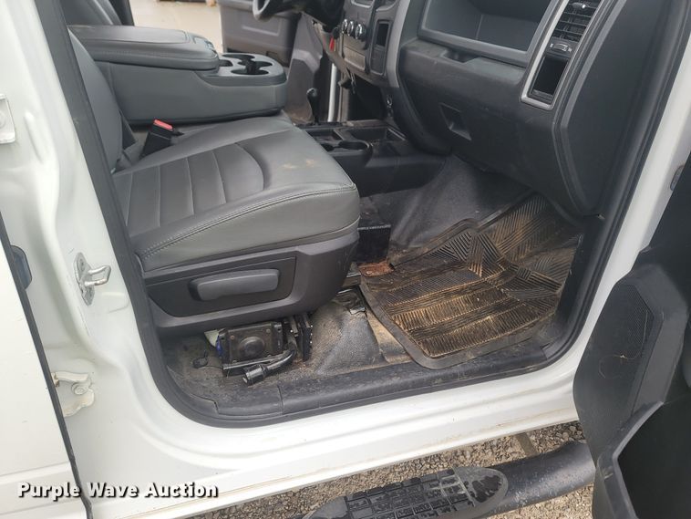 image for item MH9618 2013 Dodge Ram 2500HD  Crew Cab pickup truck