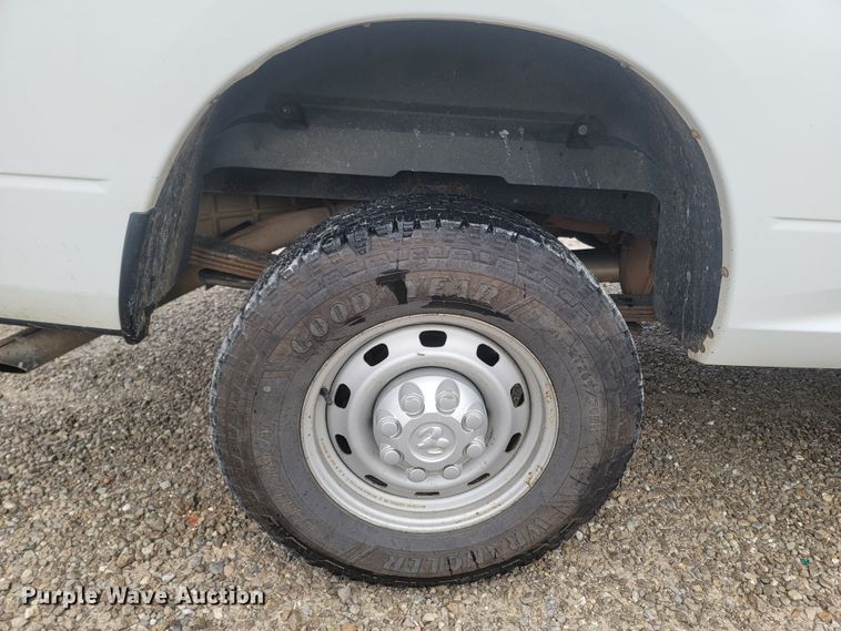 image for item MH9618 2013 Dodge Ram 2500HD  Crew Cab pickup truck