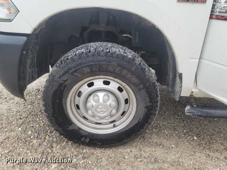 image for item MH9618 2013 Dodge Ram 2500HD  Crew Cab pickup truck