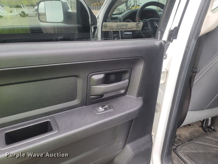 image for item MH9619 2014 Dodge Ram 2500HD  Crew Cab pickup truck