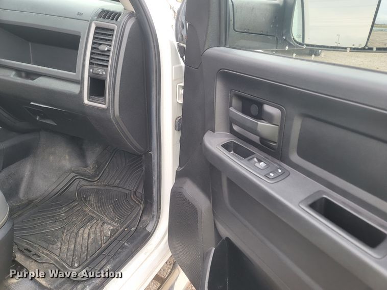 image for item MH9619 2014 Dodge Ram 2500HD  Crew Cab pickup truck