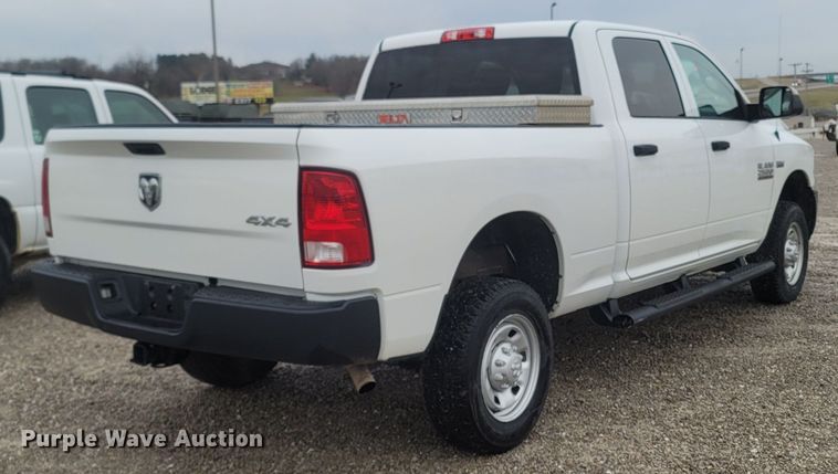 image for item MH9624 2016 Dodge Ram 2500HD  Crew Cab pickup truck