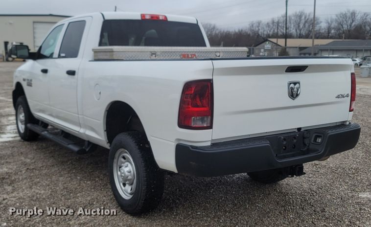 image for item MH9624 2016 Dodge Ram 2500HD  Crew Cab pickup truck