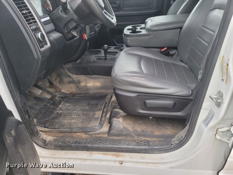 image for item MH9624 2016 Dodge Ram 2500HD  Crew Cab pickup truck