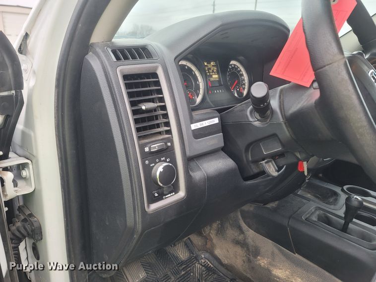 image for item MH9624 2016 Dodge Ram 2500HD  Crew Cab pickup truck