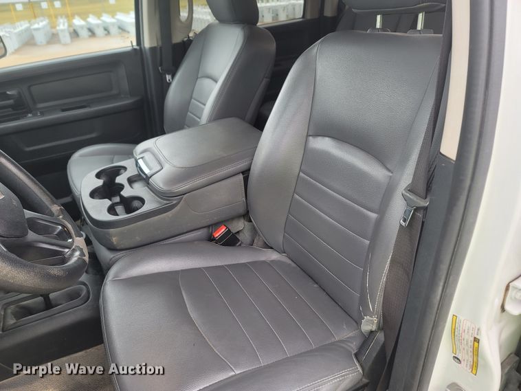 image for item MH9624 2016 Dodge Ram 2500HD  Crew Cab pickup truck