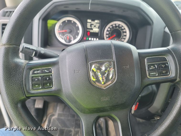 image for item MH9624 2016 Dodge Ram 2500HD  Crew Cab pickup truck