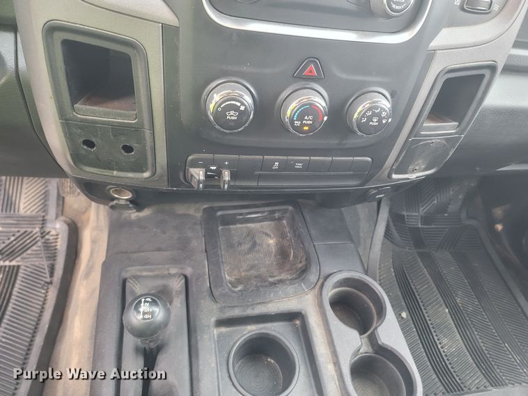 image for item MH9624 2016 Dodge Ram 2500HD  Crew Cab pickup truck