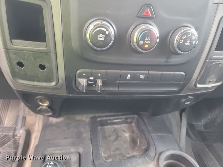 image for item MH9624 2016 Dodge Ram 2500HD  Crew Cab pickup truck