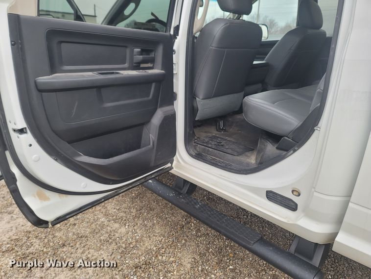 image for item MH9624 2016 Dodge Ram 2500HD  Crew Cab pickup truck