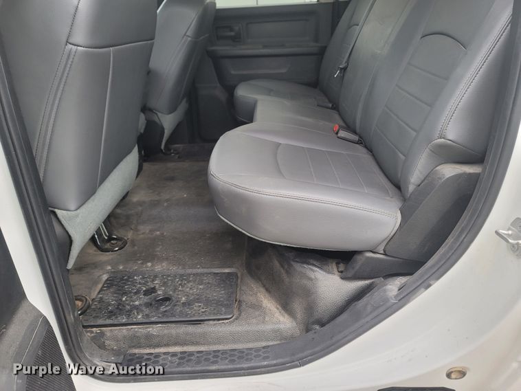 image for item MH9624 2016 Dodge Ram 2500HD  Crew Cab pickup truck