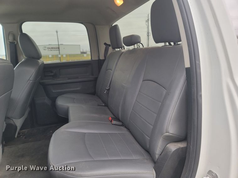 image for item MH9624 2016 Dodge Ram 2500HD  Crew Cab pickup truck