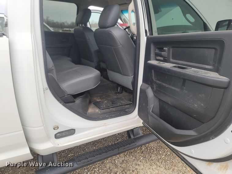 image for item MH9624 2016 Dodge Ram 2500HD  Crew Cab pickup truck