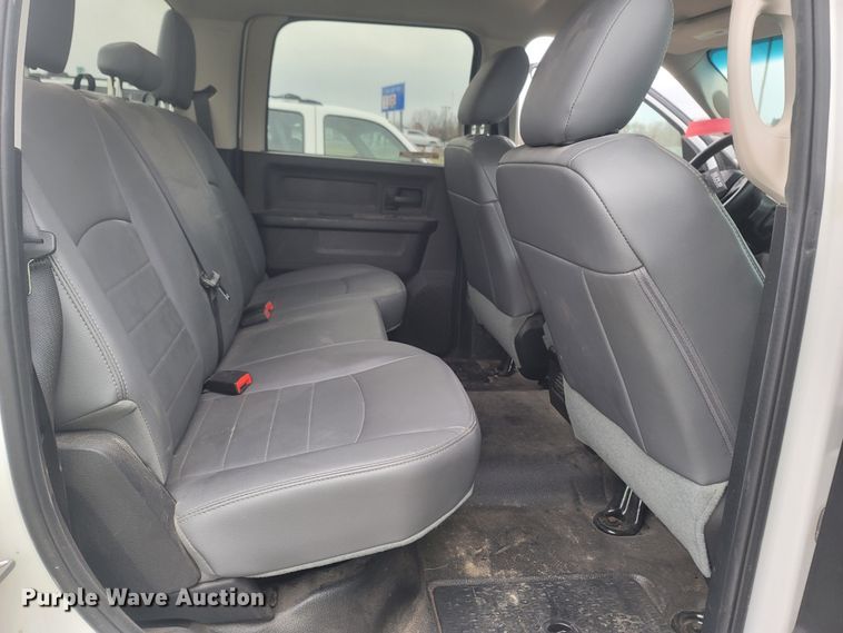 image for item MH9624 2016 Dodge Ram 2500HD  Crew Cab pickup truck