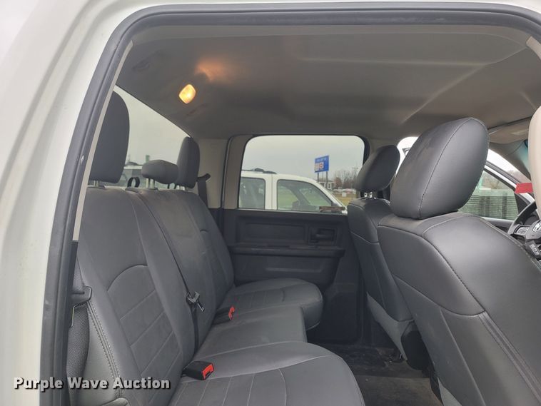 image for item MH9624 2016 Dodge Ram 2500HD  Crew Cab pickup truck