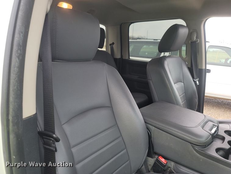 image for item MH9624 2016 Dodge Ram 2500HD  Crew Cab pickup truck