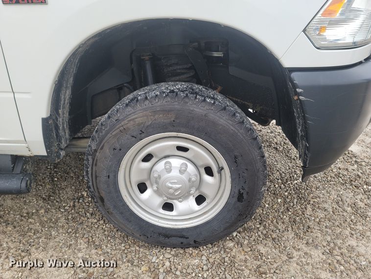 image for item MH9624 2016 Dodge Ram 2500HD  Crew Cab pickup truck