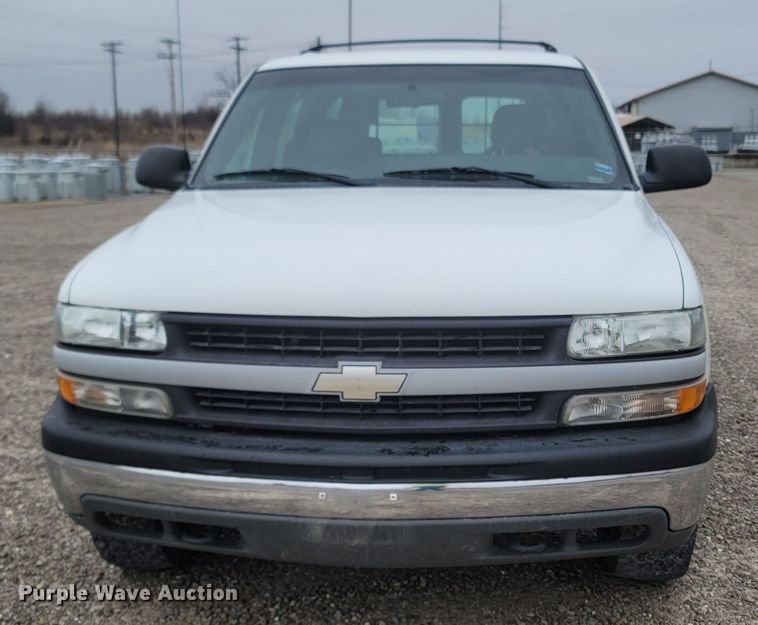image for item MH9626 2002 Chevrolet Suburban 1500  SUV
