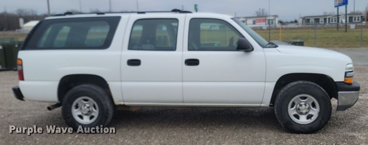 image for item MH9626 2002 Chevrolet Suburban 1500  SUV