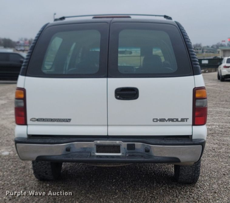 image for item MH9626 2002 Chevrolet Suburban 1500  SUV