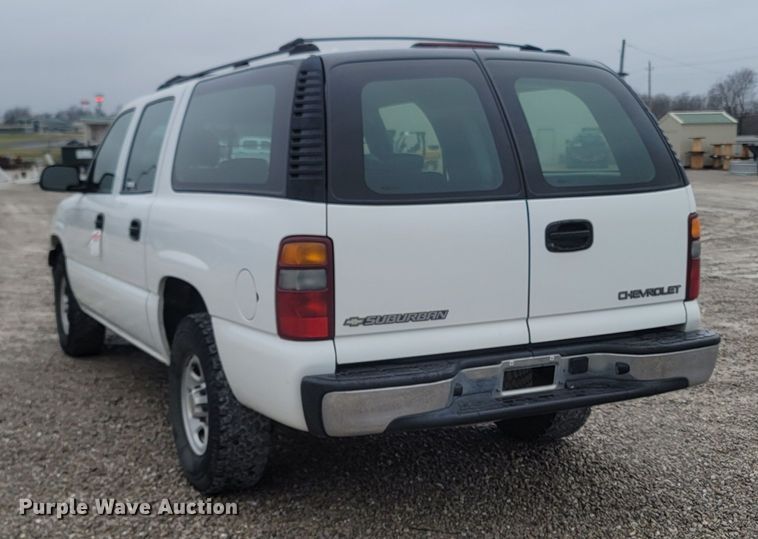 image for item MH9626 2002 Chevrolet Suburban 1500  SUV