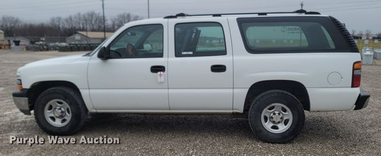 image for item MH9626 2002 Chevrolet Suburban 1500  SUV