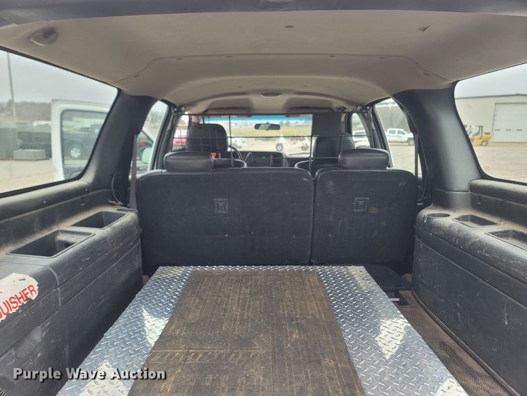 image for item MH9626 2002 Chevrolet Suburban 1500  SUV