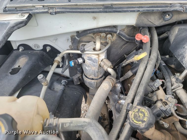 image for item MH9626 2002 Chevrolet Suburban 1500  SUV