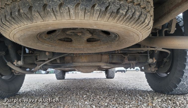 image for item MH9626 2002 Chevrolet Suburban 1500  SUV