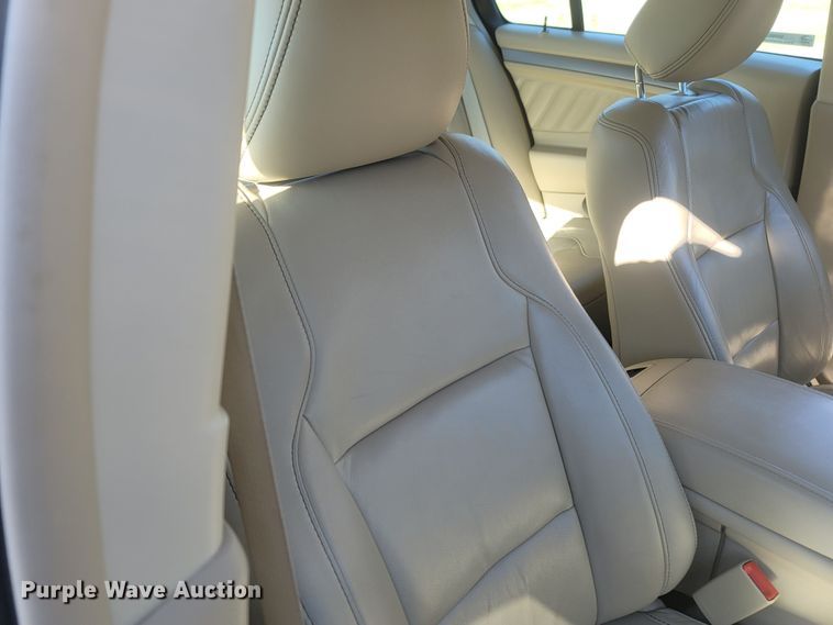 image for item MH9656 2016 Ford Taurus SEL