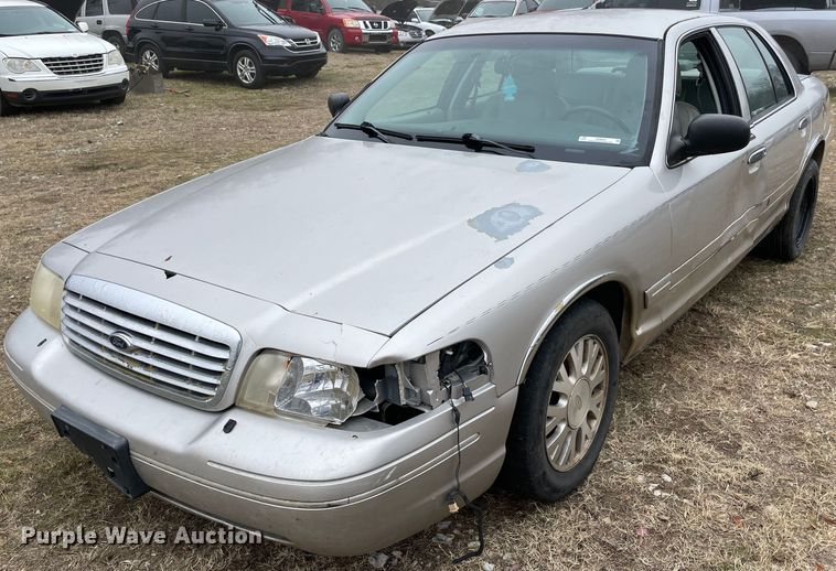 image for item MI9602 2003 Ford Crown Victoria