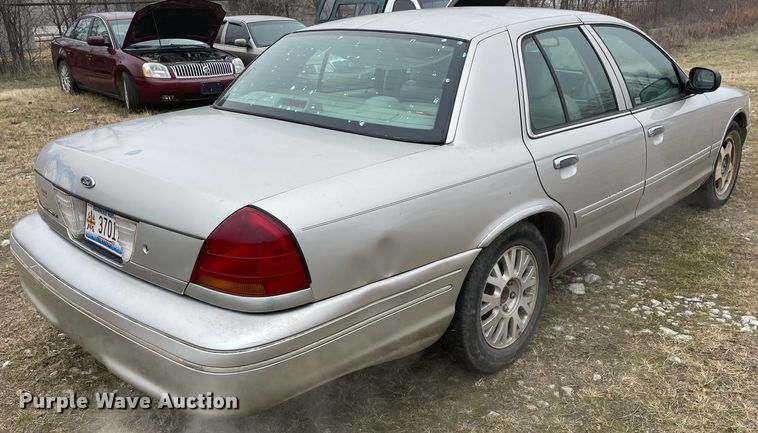 image for item MI9602 2003 Ford Crown Victoria