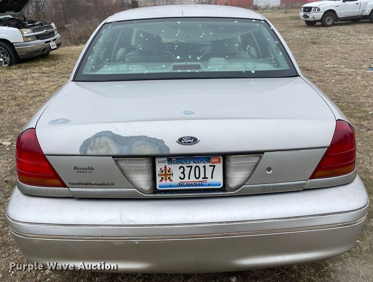 image for item MI9602 2003 Ford Crown Victoria
