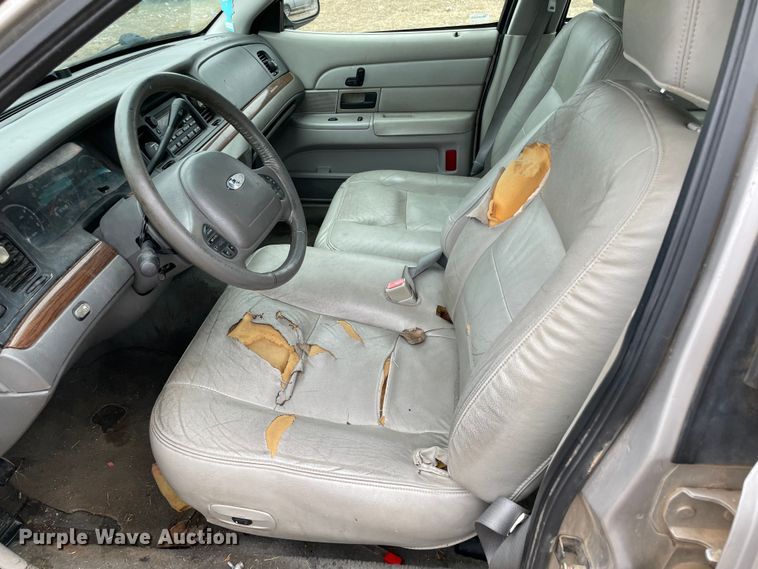 image for item MI9602 2003 Ford Crown Victoria