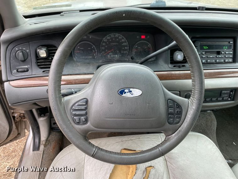 image for item MI9602 2003 Ford Crown Victoria