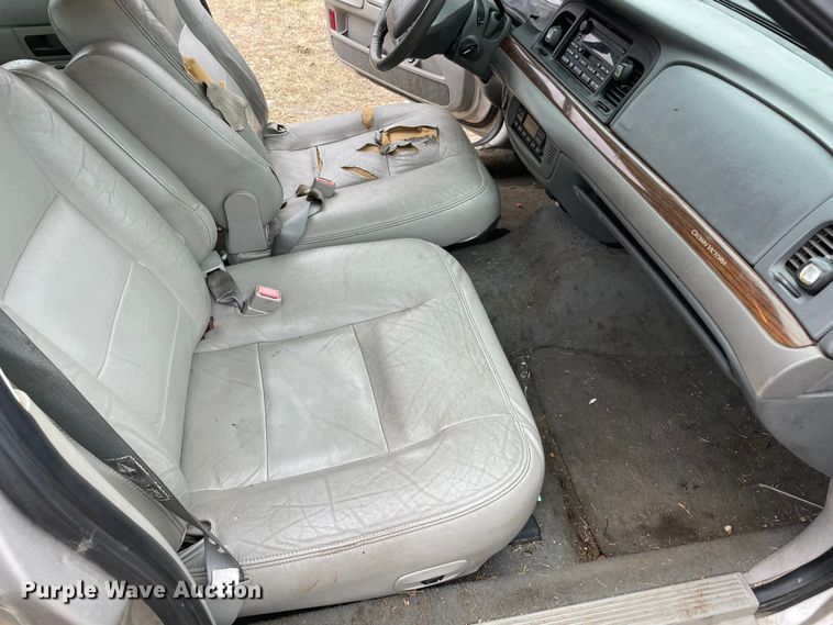 image for item MI9602 2003 Ford Crown Victoria