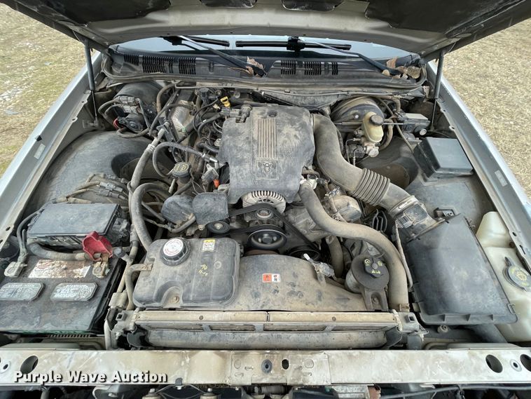 image for item MI9602 2003 Ford Crown Victoria