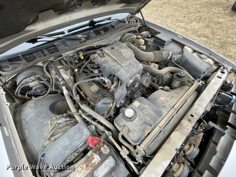 image for item MI9602 2003 Ford Crown Victoria