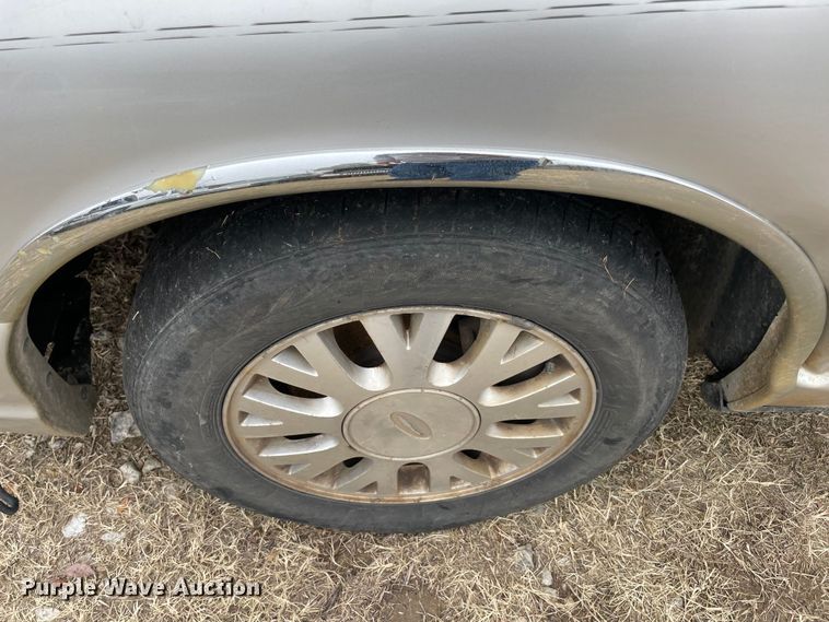 image for item MI9602 2003 Ford Crown Victoria