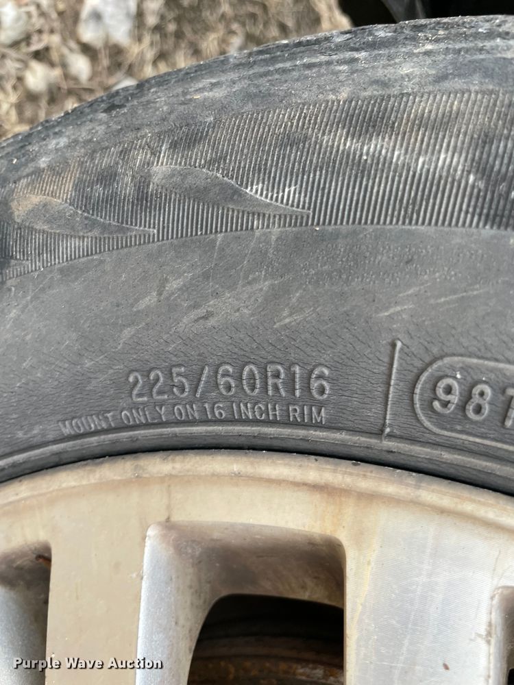 image for item MI9602 2003 Ford Crown Victoria