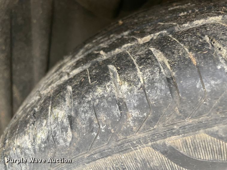 image for item MI9602 2003 Ford Crown Victoria