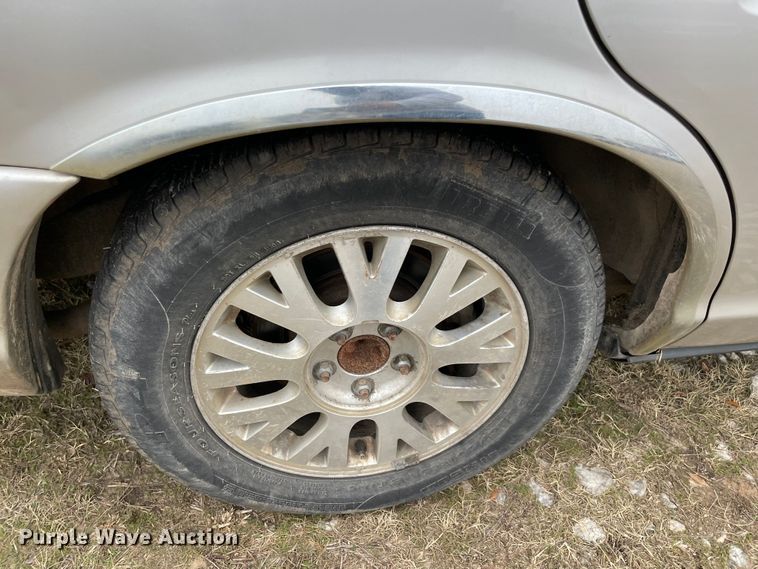 image for item MI9602 2003 Ford Crown Victoria