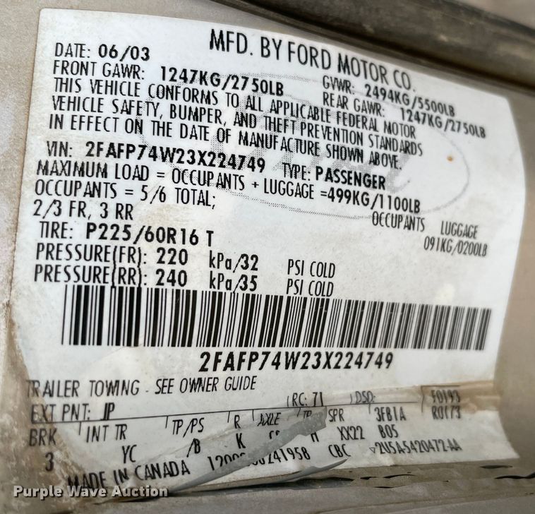 image for item MI9602 2003 Ford Crown Victoria