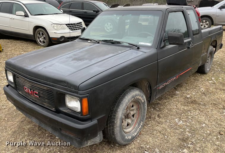 image for item MI9603 1991 GMC Sonoma  Club Coupe pickup truck