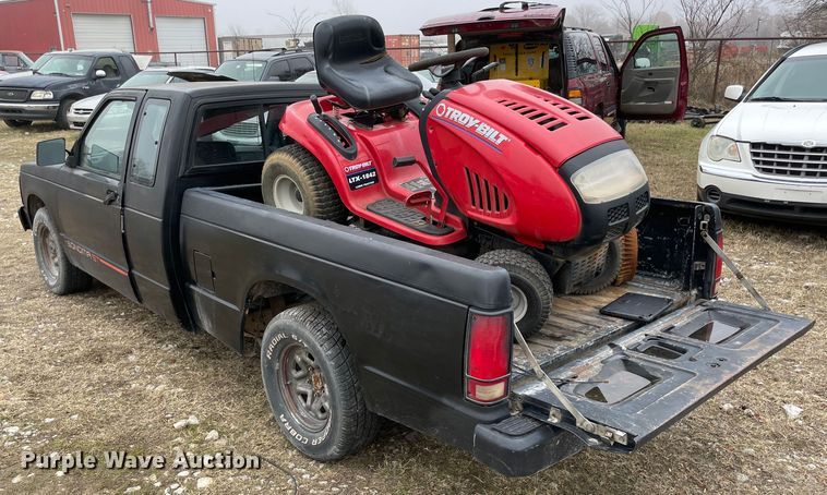 image for item MI9603 1991 GMC Sonoma  Club Coupe pickup truck