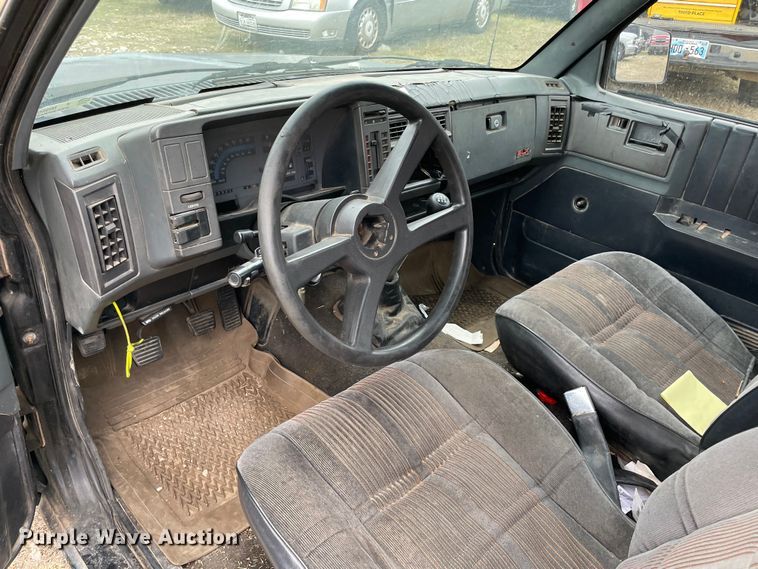 image for item MI9603 1991 GMC Sonoma  Club Coupe pickup truck