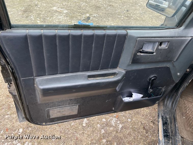 image for item MI9603 1991 GMC Sonoma  Club Coupe pickup truck